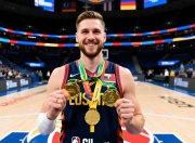 西欧名将再创辉煌，成功摘得多枚金牌